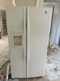 GE profile refrigerator