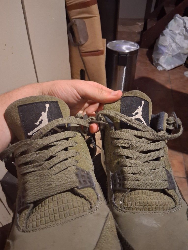 Jordan 4 se Olive Green