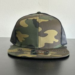 Camo Snap back NEW