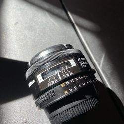 nikon AF nikkor 50mm 1:1.8