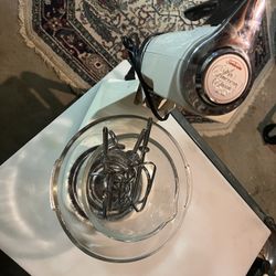 Sunbeam Mixer With2 Mixing Bowls 
