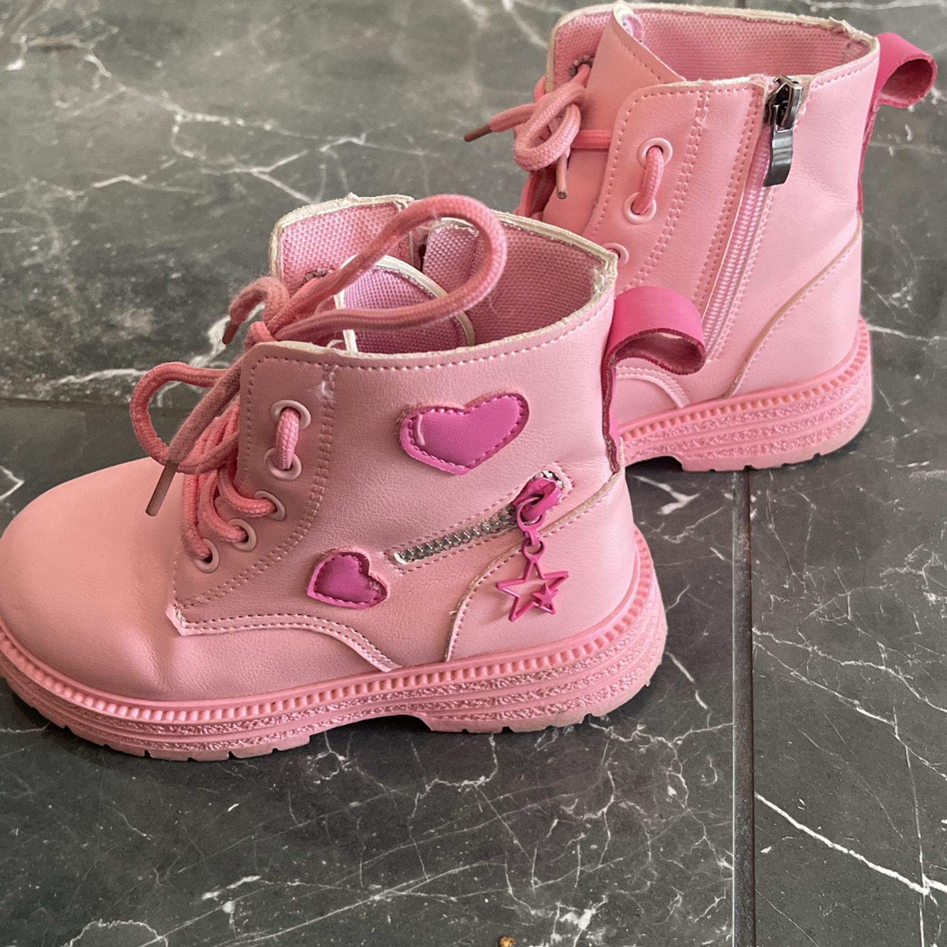 Girls boots