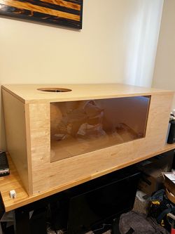 Reptile/animal enclosure