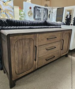 Brand New Solid Wood 67" Console TV Stand Cabinet! 