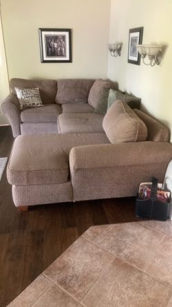 Couch set pit