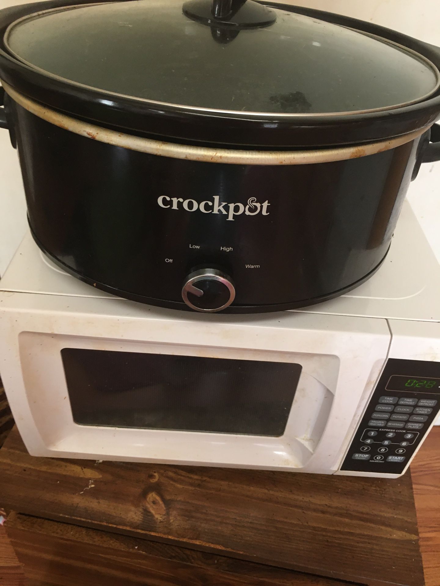Microwave And Croc Pot