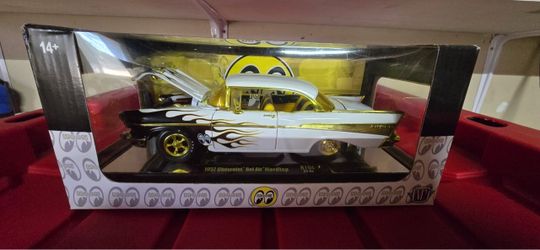 M2 Chase 1957 Chevy Bel Air Hardtop 1/24 Scale Toy