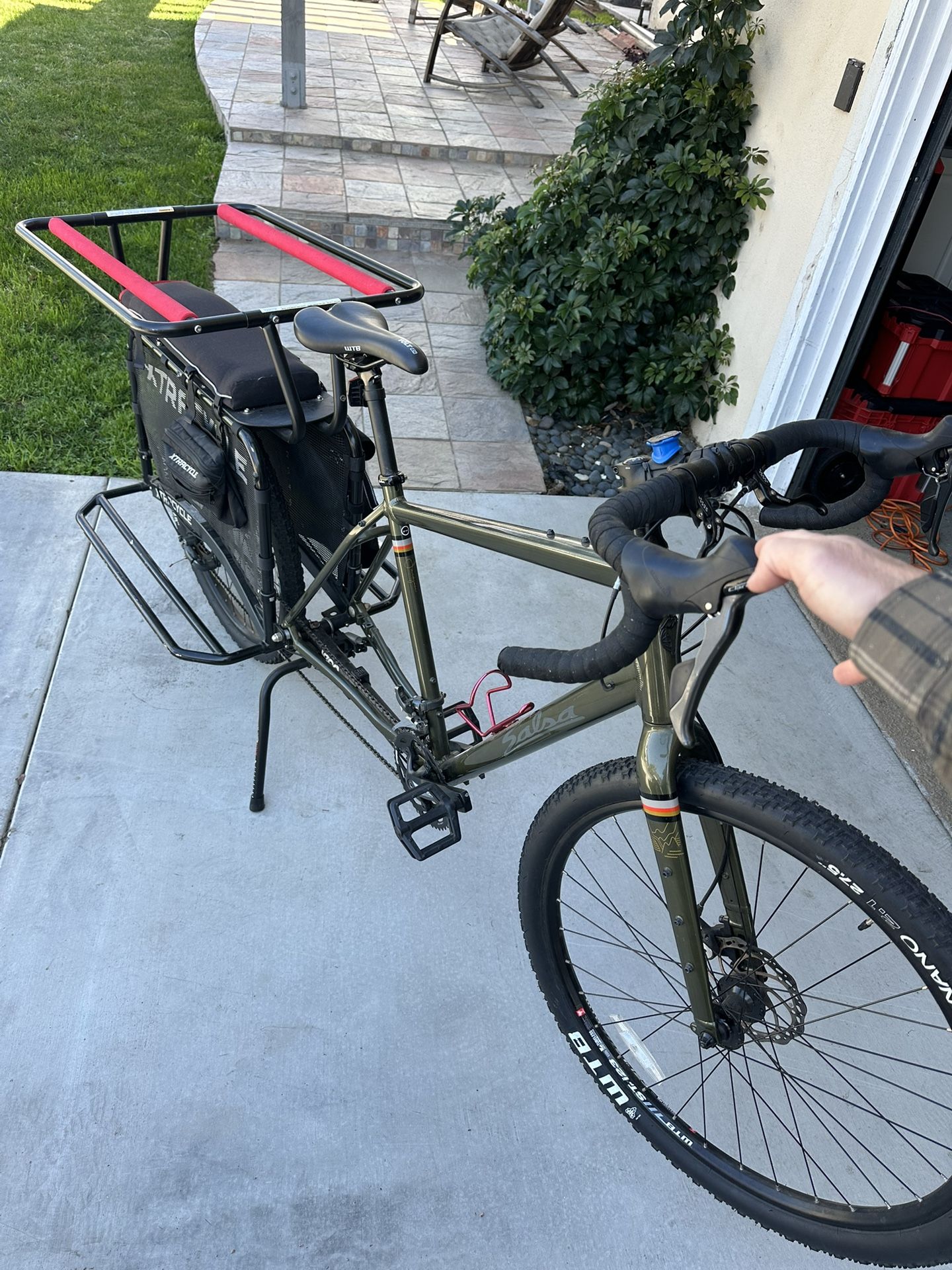 Salsa Journeyman w/ Xtracycle Leap Extension - Cargo Bike