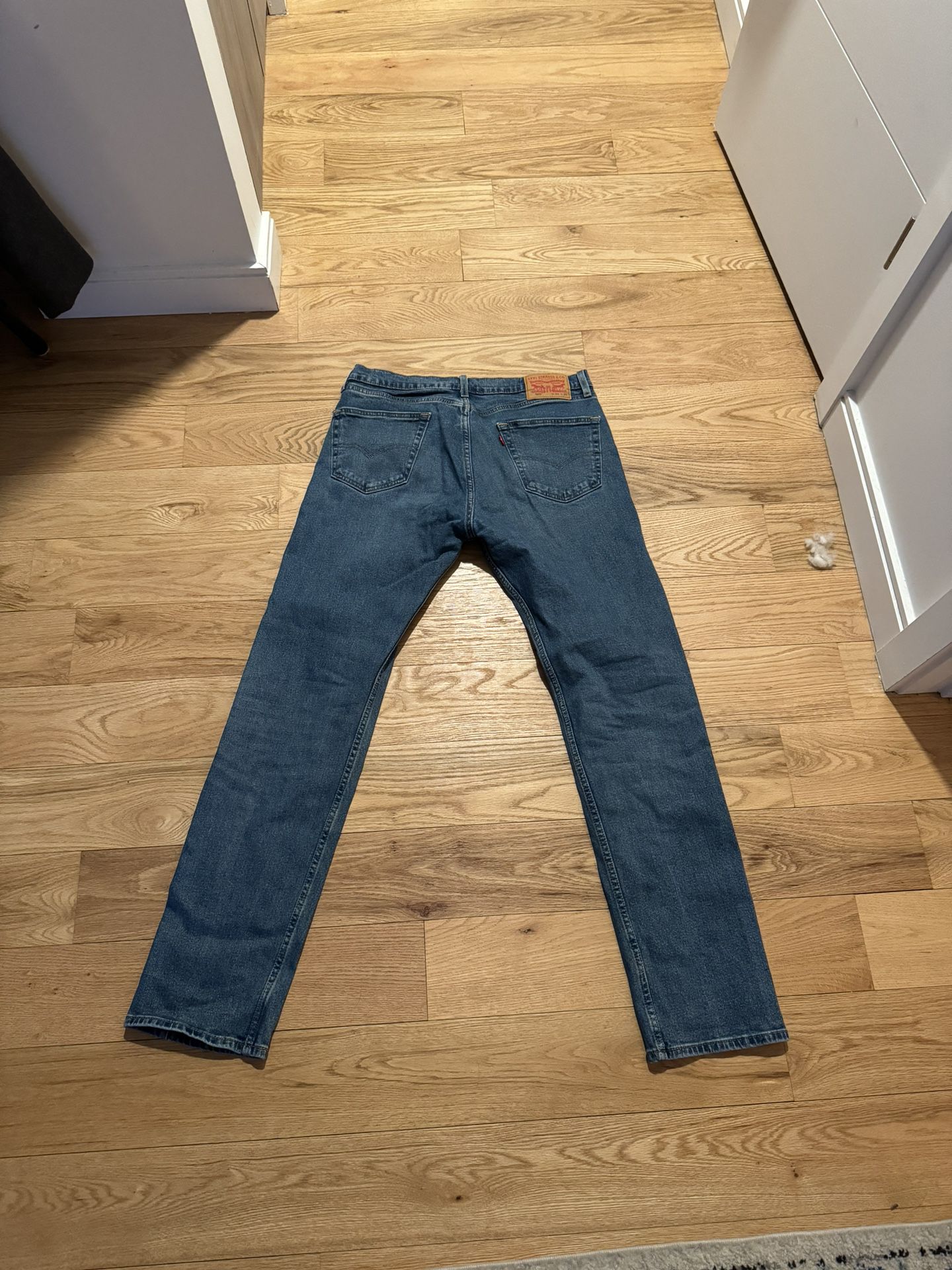 Men’s Levi Jeans Size 33 Waist X 34 Length