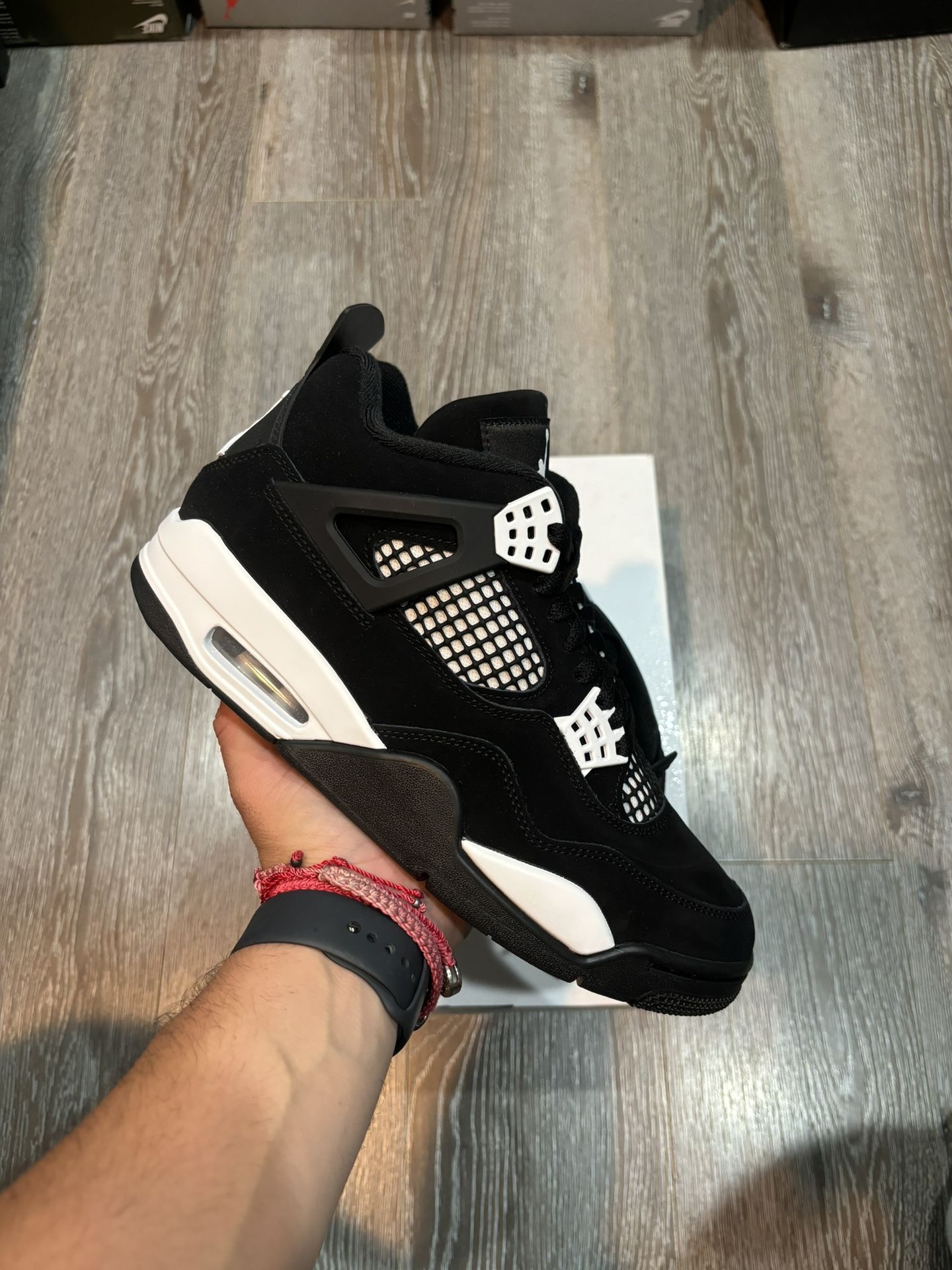 Jordan 4 White Thunder