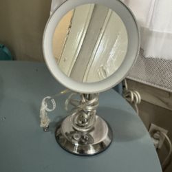 Lighted Makeup Mirror 