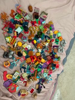 Disney Tsum Tsum Collectible Figures- “Homes of the Tsum Tsums”