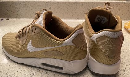 Nike Air Max Hyperfuse Gold-white Sz 9.5 for Sale in CA - OfferUp