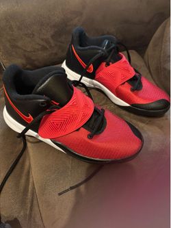 Nike Kyrie Flytrap III basketball shoes