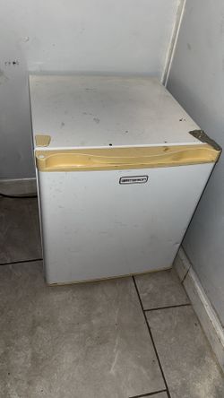 Mini fridge