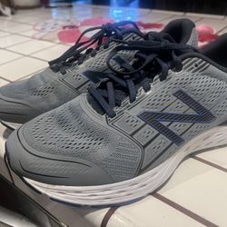 Men’s Athletic Shoes