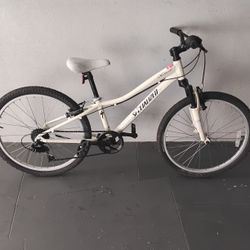 BICYCLE SPECIALIZED 7 SPEED SIZE 24 BRAND NEW 