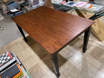Dining table for 6 without chairs