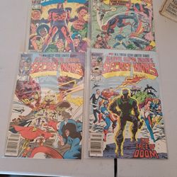 4 MARVEL SUPER HEROES SECRET WARS COMIC BOOKS 