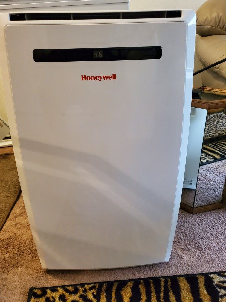 Honeywell Portable AC in Good Condition, normal Wear