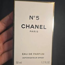 N°5 Chanel Paris