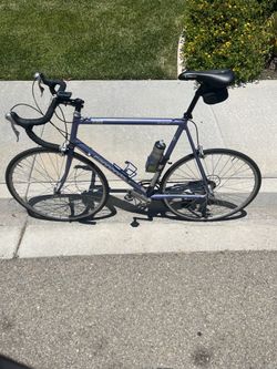 Cannondale 63cm Road Bike