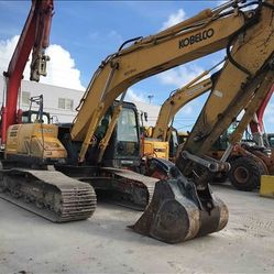 Kobelco SK210 Excavator 