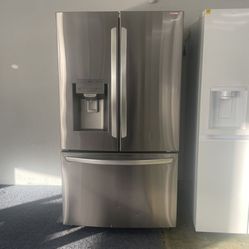 Lg French Door Refrigerator M5