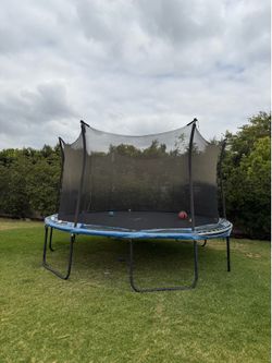 Round Trampoline 14’