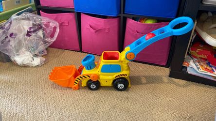 VTech Pop-a-Balls Push and Pop Bulldozer Toy Pop-a-balls