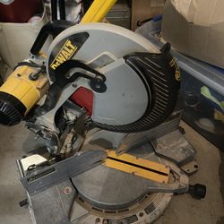Dewalt 12” Compound Miter Saw 