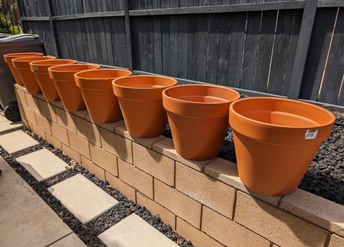 Terracotta Pots (8)