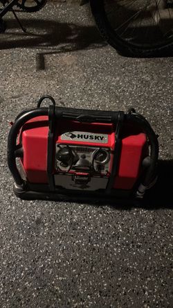 Husky jumper pack with compressor