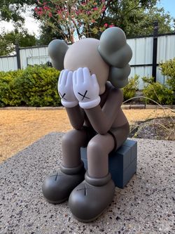 KAWS “ Passing Through”