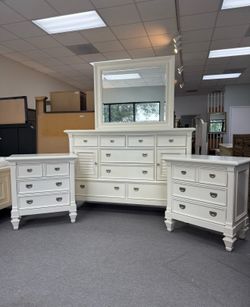 Dresser and nightstands (FREE 24H DELIVERY)