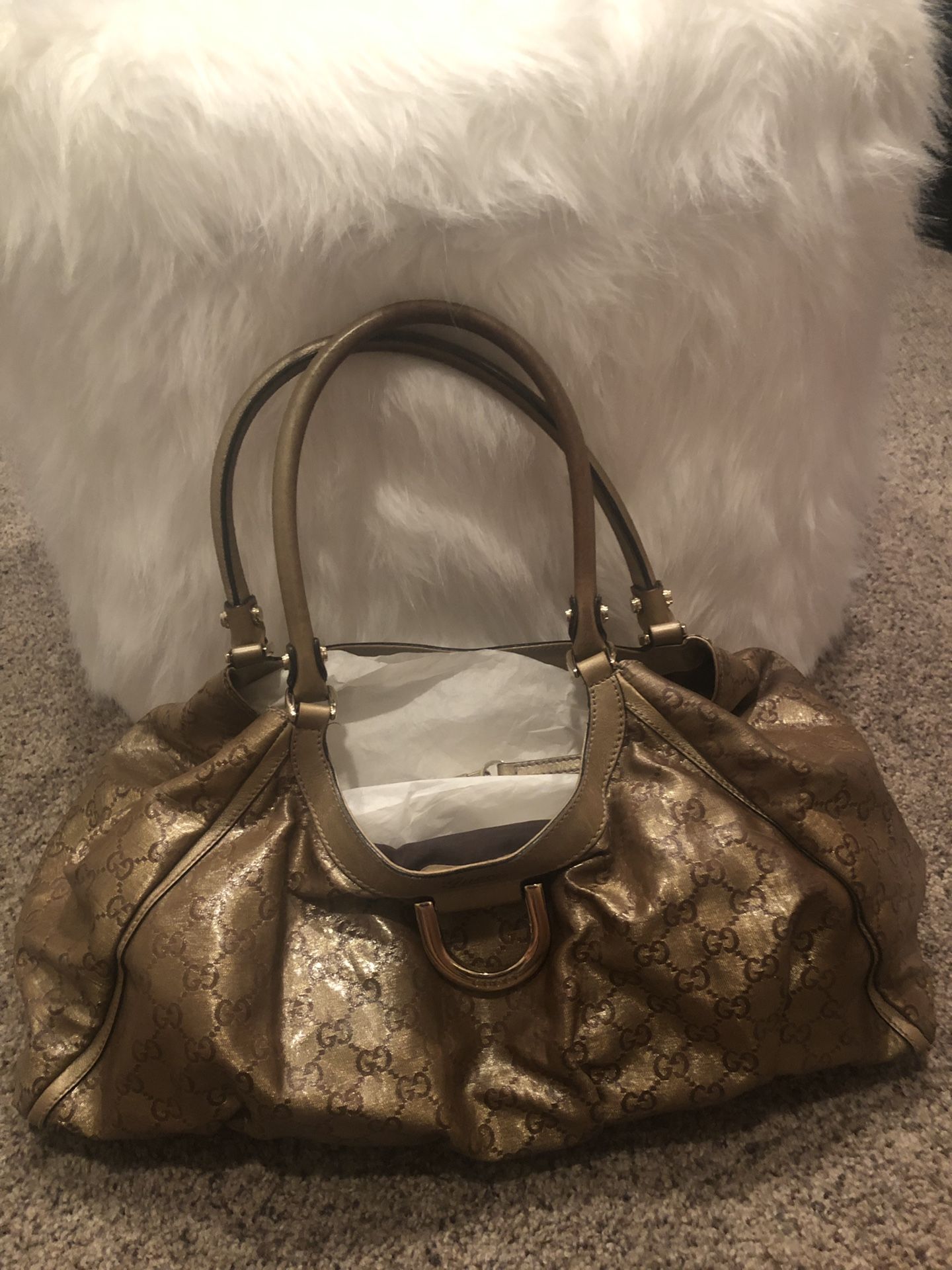 Authentic gorgeous Gucci bag w/ matching wallet