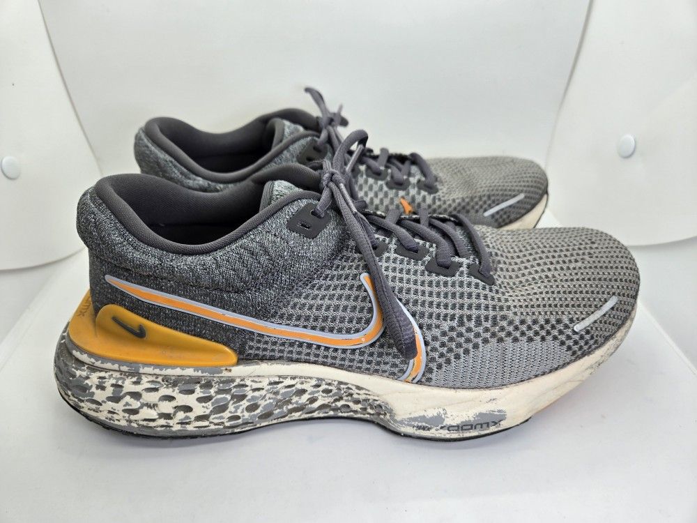 Nike ZoomX Invincible Run Flyknit 2 Shoes Mens 9.5 Grey Running Athletic Sneaker