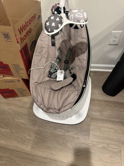 4 moms Baby swing