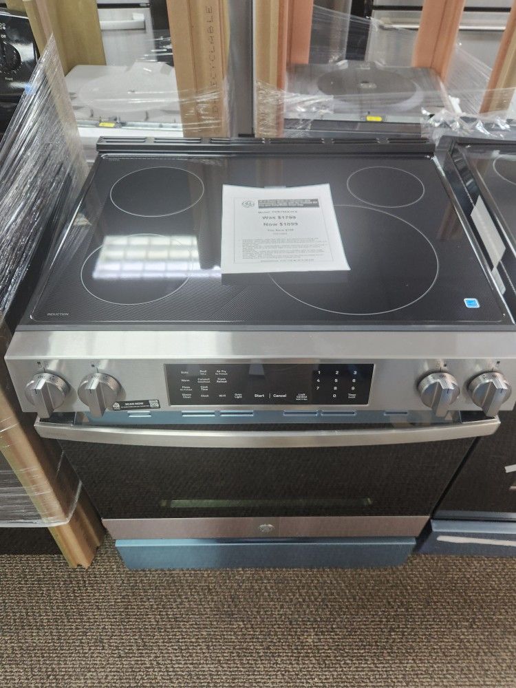 30 in Smart Slide-In Induction and Convection Range with No Preheat Air Fry and EasyWash Oven tray