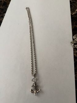 Cadena con medalla de plata 22”