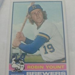 1976 Topps Robin Yount Baseball Card