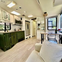 Fleetwood Pace Arrow 38' 