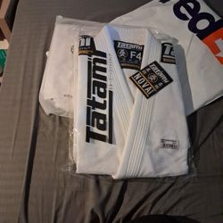BRAND NEW Tatami Women's Bjj Jiu Jitsu Gi Set