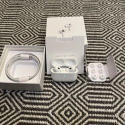 *BRAND NEW* Apple Airpods Pro 2