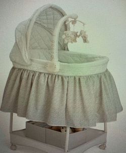 Delta Children Deluxe Gliding Bassinet