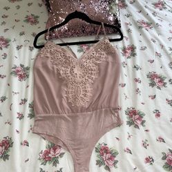 Windsor Bodysuit, Size Large , Good Conditions 