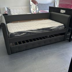 New Daybed Twin Size With Trundle