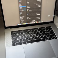 2018 Mac Book Pro 15in i7 16gb 