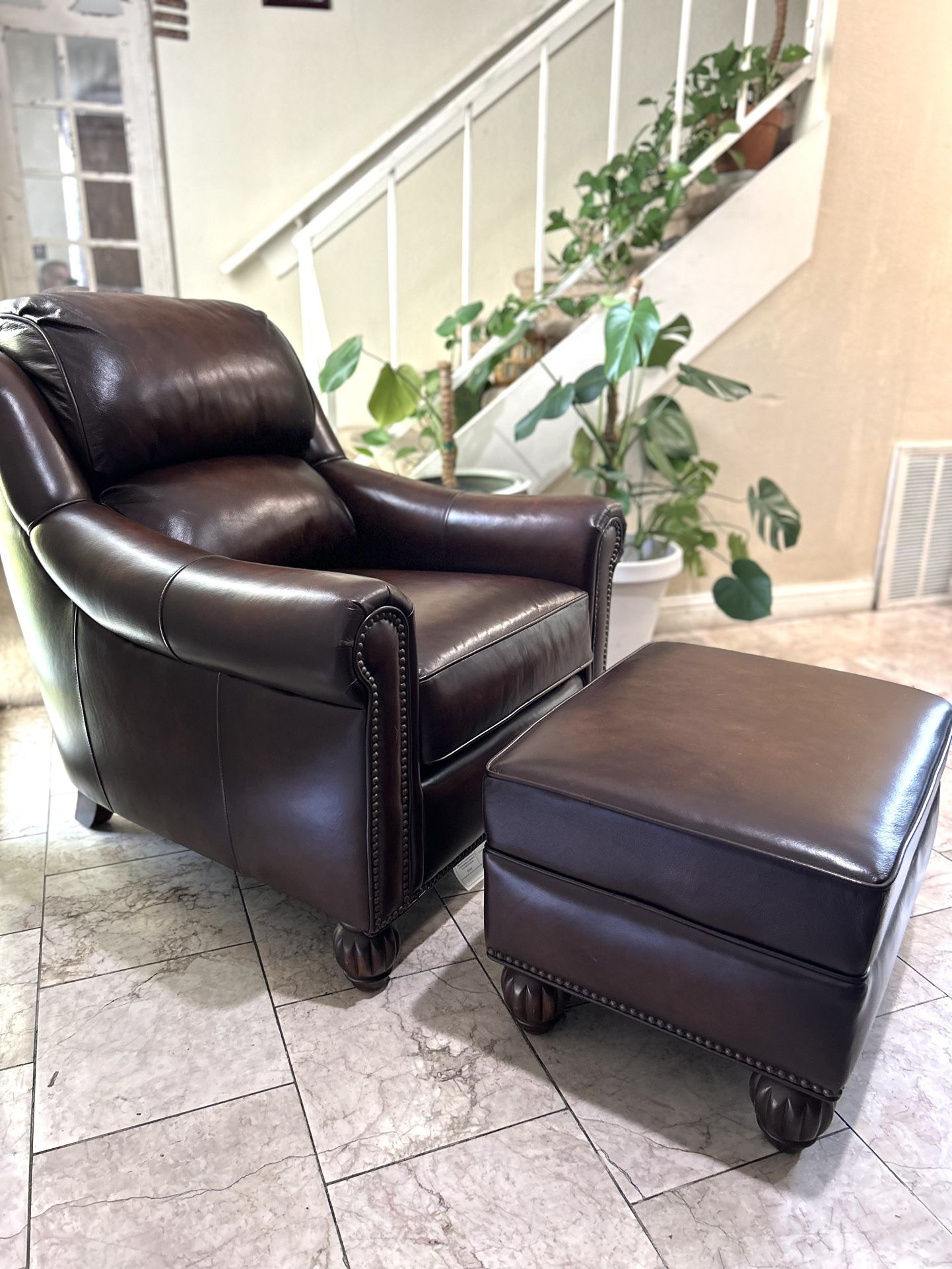 New Leather Chair With Ottoman 