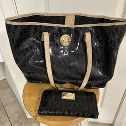 Micheal Kors Purse & Wallet